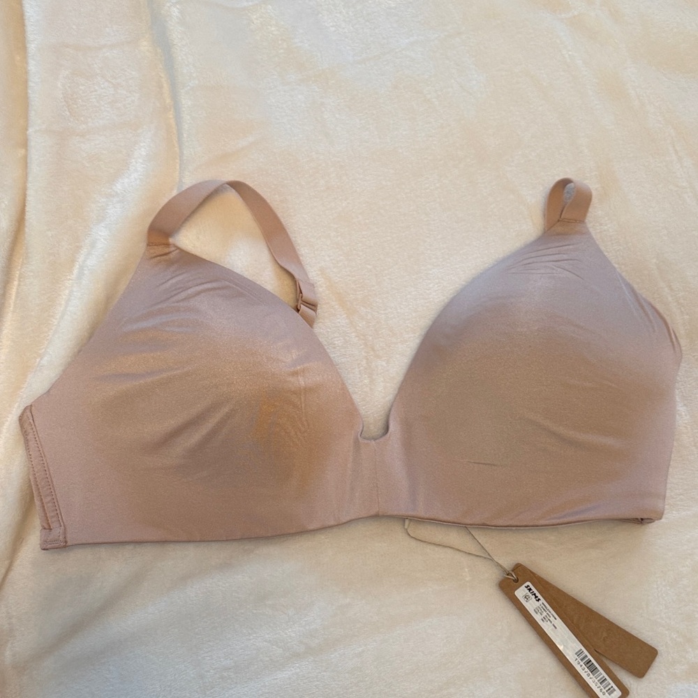SKIMS Soft Nude Bra